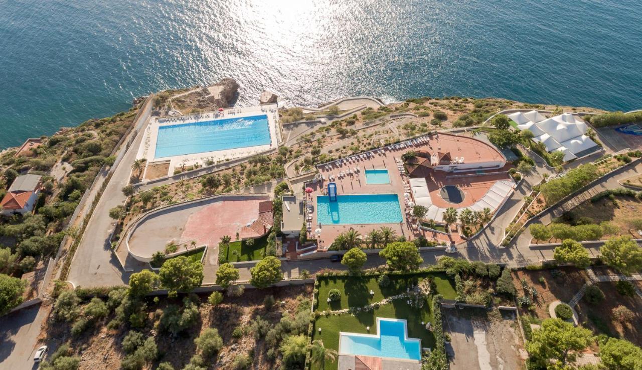 Perla Del Golfo Resort แตร์ราซีนี ภายนอก รูปภาพ